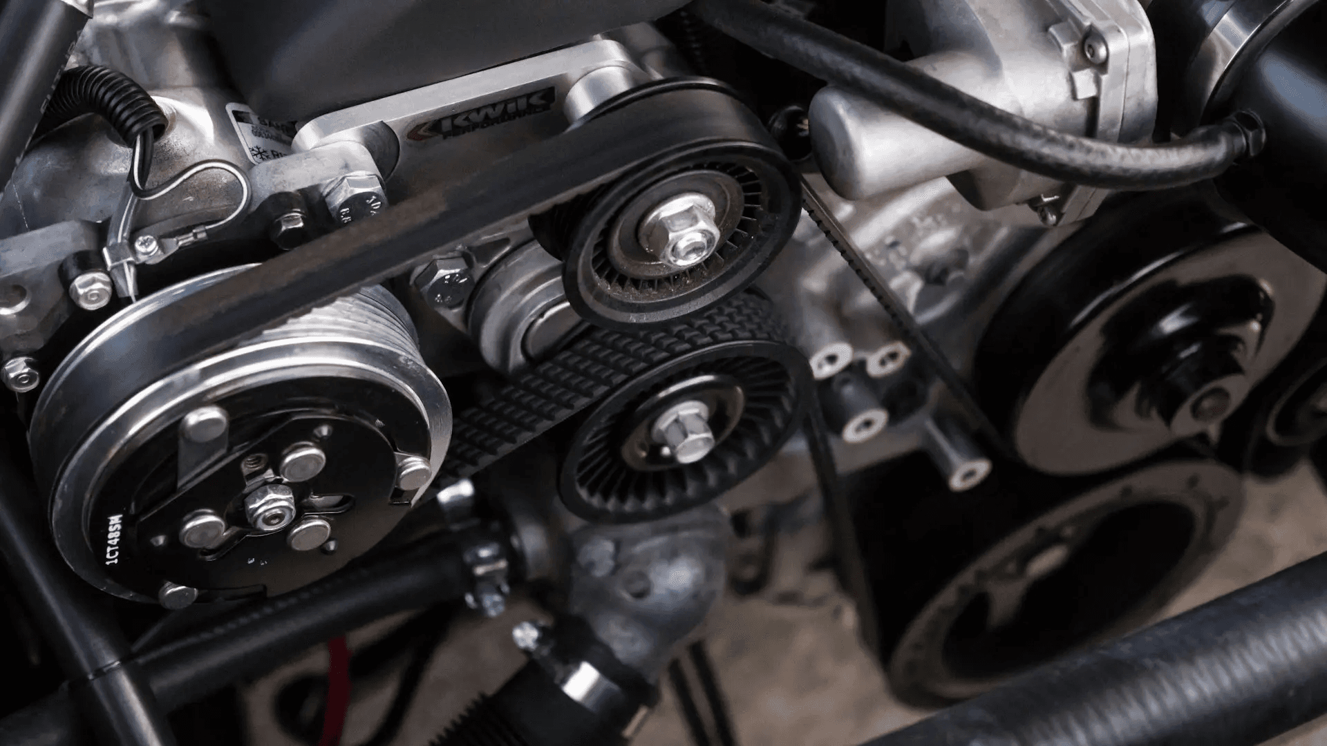 Heavy machinery vehicle and engine parts